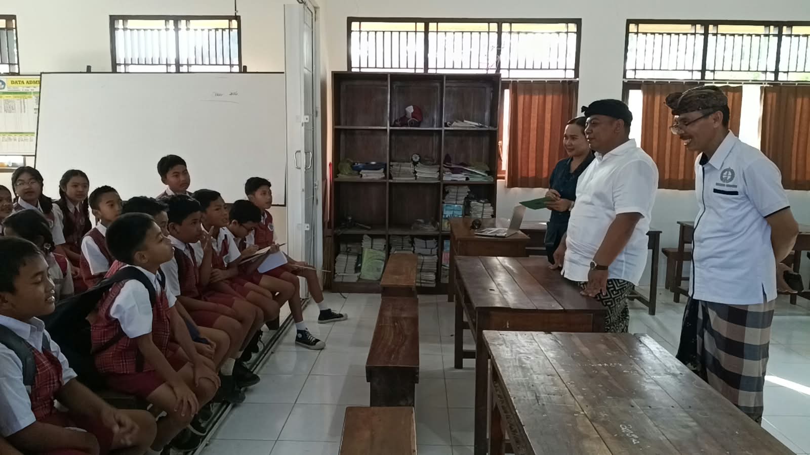 Sekda Gianyar Tinjau Hasil Revitalisasi SDN 3 Taro, Apresiasi Bantuan Pemerintah Pusat