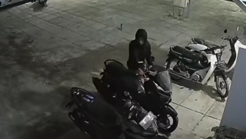 Maling Beraksi Saat Pemilik Terlelap, NMAX Raib dari Depan Kamar Kos