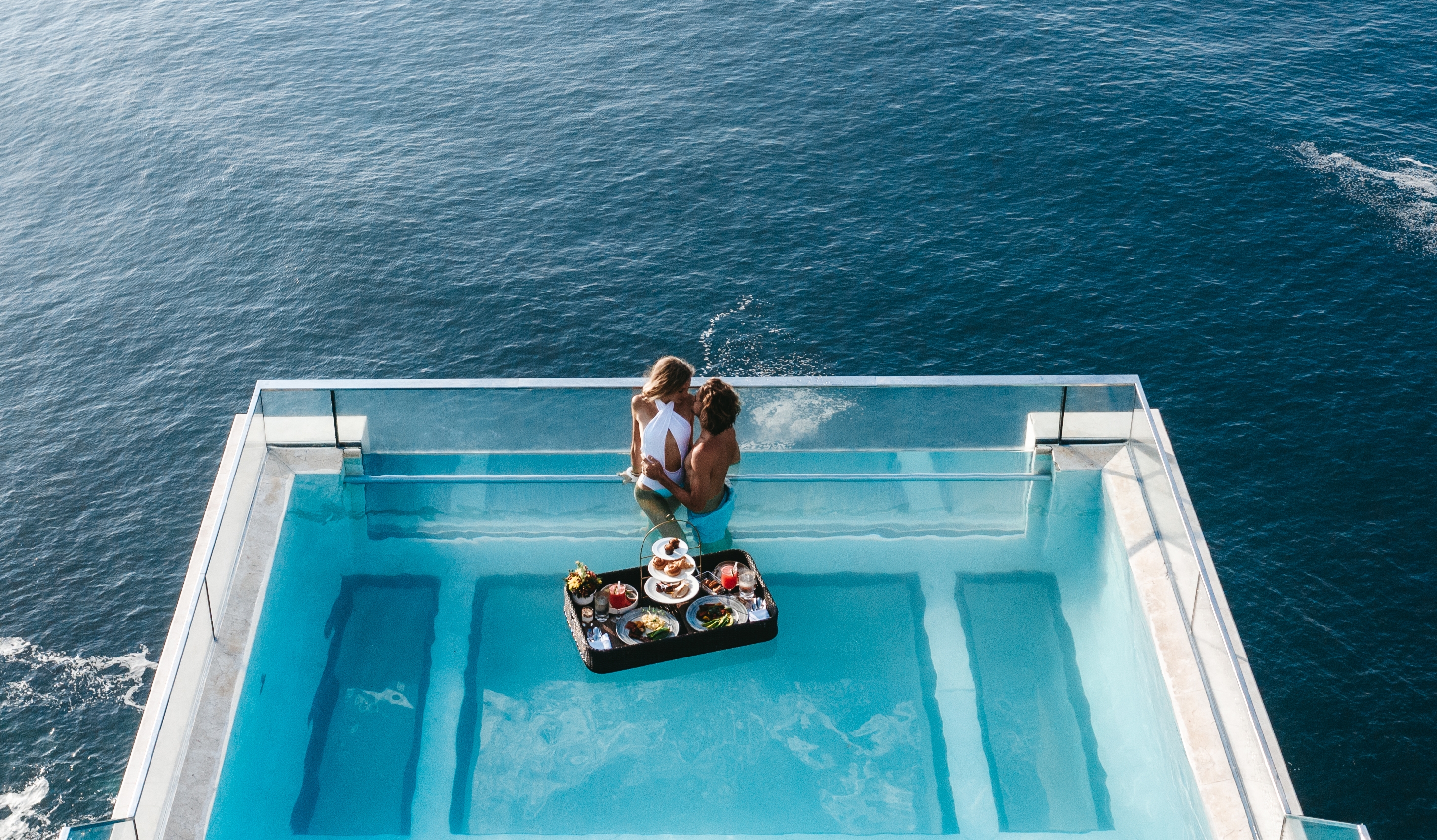 Above and Beneath: The edge Bali Menghadirkan Pengalaman yang Menyatu dengan Lanskap Uluwatu