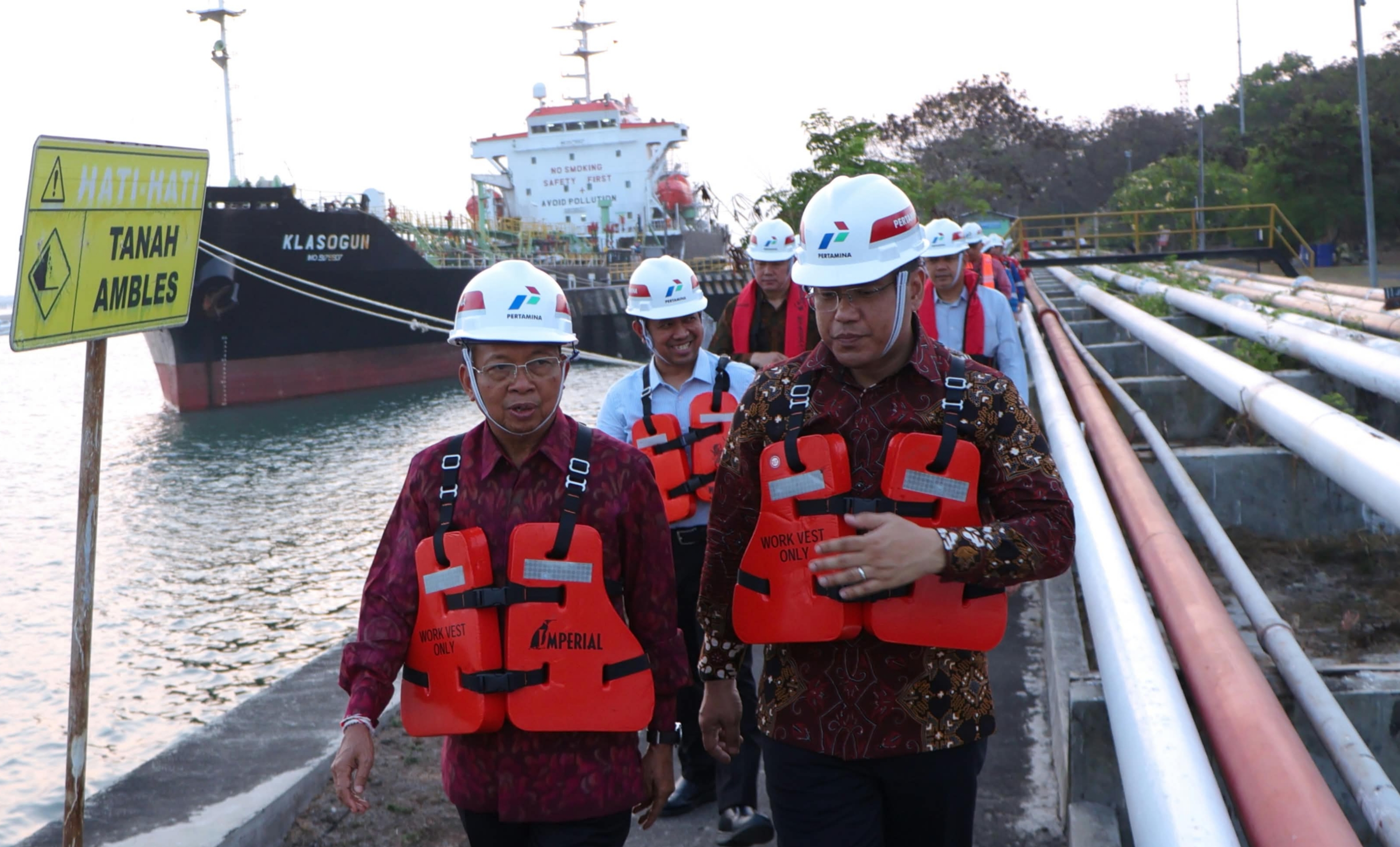 BBM Bali Diklaim Aman 2 Pekan, Koster Desak Pertamina Percepat Distribusi