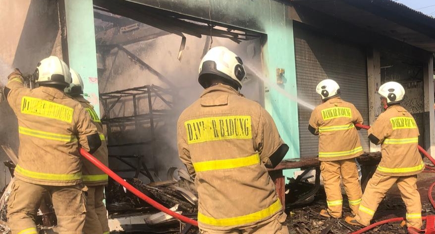 Diduga Regulator Gas Bocor Saat Setrika, 3 Ruko dan Rumah di Abianbase Hangus Terbakar