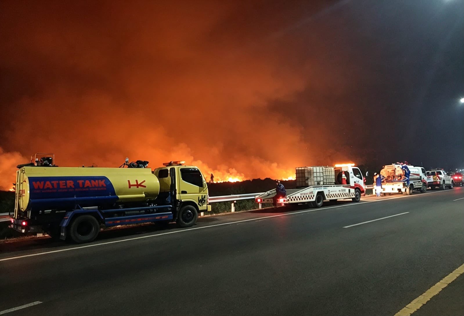 Wildfires Threaten Trans-Sumatra Toll Road Corridors, Hutama Karya Deploys Firefighting Resources on Three Sections