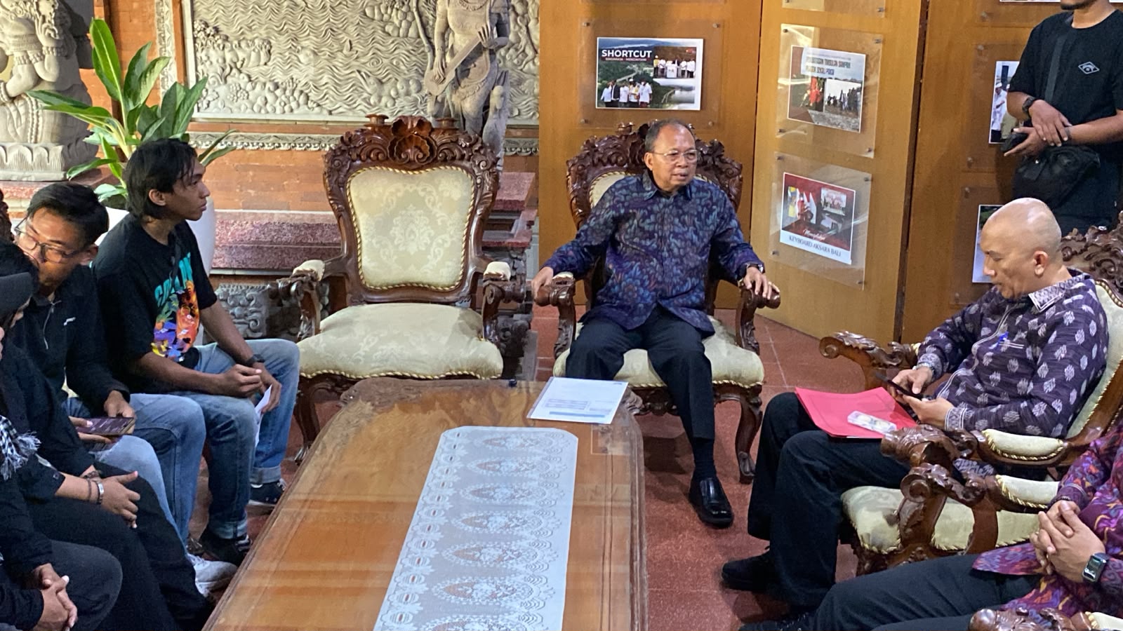 Buruh Tuntut UMP Bali 2027 Rp5,2 Juta, Koster Khawatir Perusahaan Tutup