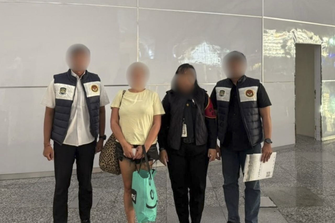 Bermodal VoA, WN Ceko Diduga Pasarkan Vila di Bali, Imigrasi Langsung Deportasi!