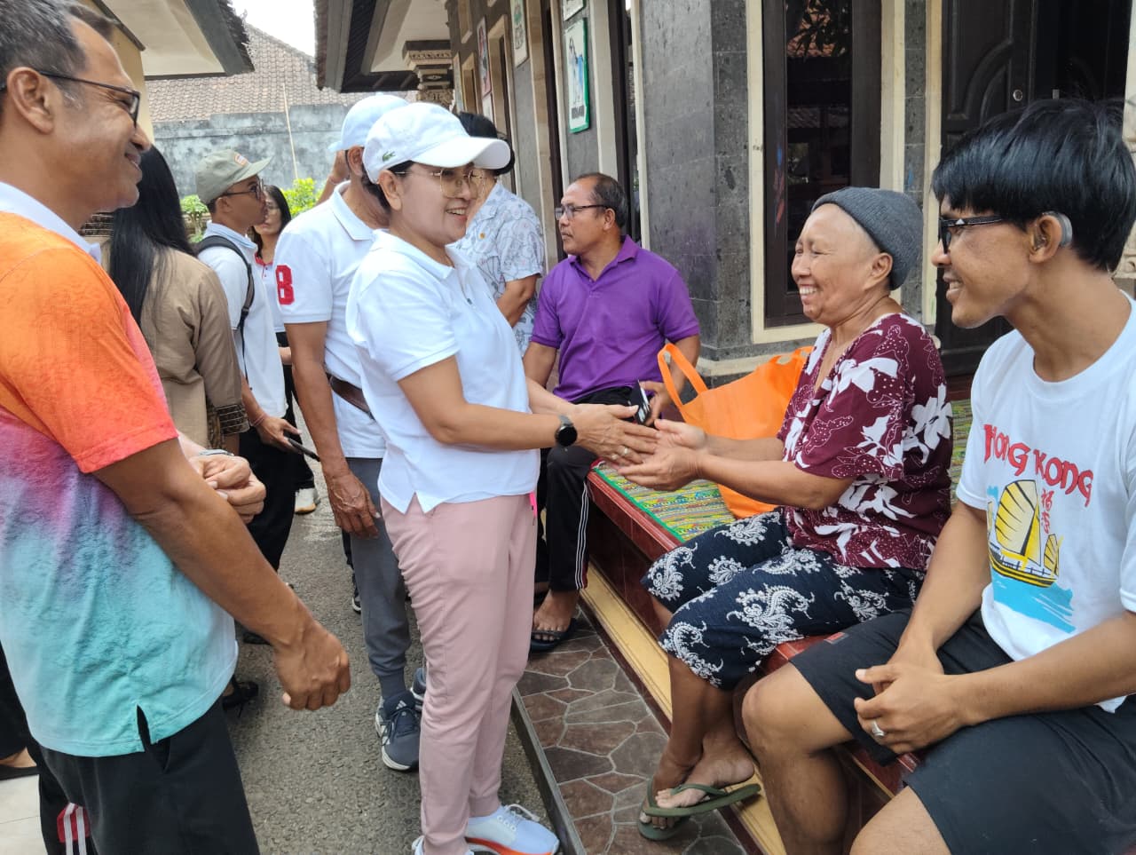 YKI Badung Salurkan PMT kepada 20 Penderita Kanker di Abiansemal