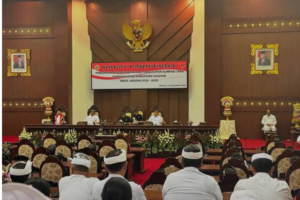 Suasana saat pengucapan sumpah dan pengangkatan anggota DPRD Gianyar tahun 2024. (Foto: Dok Istimewa)