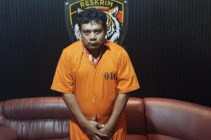 Santoso (40) diringkus aparat Polsek Kuta. (Istimewa)