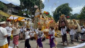 Umat Hindu menggelar upacara Tawur Panca Walikrama yang berlangsung tiap 10 tahun sekali di Pura Gunung Lebah.