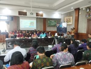 Rembug Stunting dan Pelaksanaan Program Gerakan Orang Tua Asuh Cegah Stunting (Genting) di Ruang Rapat Bappeda Gianyar, Selasa lalu (25/3).