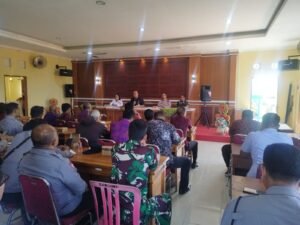 Forkopimcam Gianyar saat menggelar rapat di Kantor Desa Bakbakan, Selasa (11/3/2025).