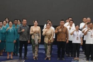 Pengukuhan Ny. Drg. Ani Setiawarini Kembang Hartaman sebagai Ketua PKK, Posyandu, dan Dekranasda Jembrana, Selasa.