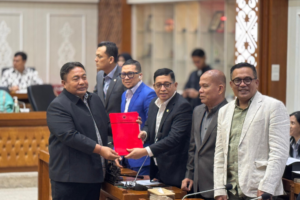 Anggota Badan Legislasi (Baleg) DPR, I Nyoman Parta, dalam rapat pleno pembahasan RUU di Jakarta, Senin (17/3/2025).