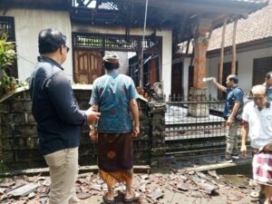 Kebakaran rumah di Banjar Semaon, Desa Puhu, Payangan mengakibatkan bangunan beserta isinya hangus.