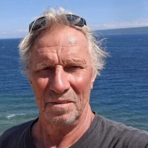 Hans Sluiman (69) semasa hidup dikenal ramah ke penduduk sekitar Padangbai.