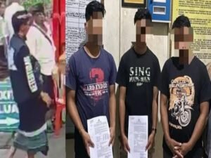 Keributan di luar area Pura Besakih antara tiga pelaku dan pecalang masih berlanjut.