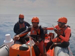 Pencarian pemancing asal Rusia belum membuahkan hasil.