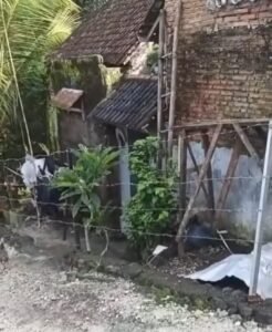 Persoalan pemagaran kawat berduri ini berujung pelaporan pemasang ke Inspektorat.