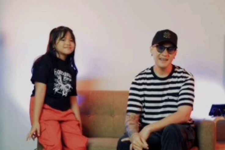 Tresna Butuh Materi-Mr Rayen Ft Omang Verly.