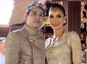 Maxime dan Luna Maya sempat menggelar prosesi siraman sebagai bagian dari momentum pernikahan sakral di Gianyar.