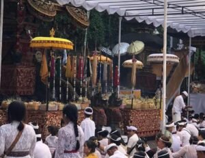 Pujawali Padudusan Alit di Pura Goa Lawah berlangsung pada Anggara Kasih Medangsia, pada Selasa 13 Mei 2025 dan disineb pada 16 Mei 2025.