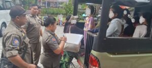 Para gelandangan dan pengemis asal Munti Gunung diciduk Satpol PP Gianyar.