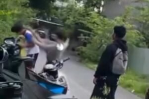 Tangkapan layar aksi pengeroyokan pada Kamis (15/5).