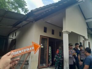 Polisi mengolah TKP pada Selasa (20/5).