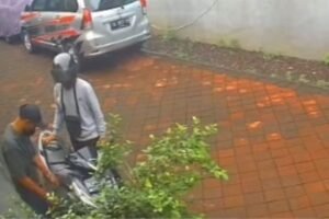 Tangkapan layar aksi pencurian di rumah kos di Jalan Kubu Gunung, Dalung.