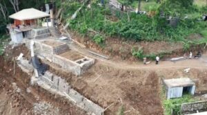 Proyek di Bukit Tengah mengeruk kawasan suci Pura Goa Lawah.