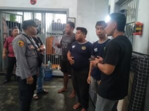Polisi memeriksa para saksi yang mengetahui kejadian bundir yang menimpa I Kadek Setiawan.