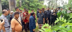 Proses eksekusi dihadiri termohon dan pengempon Pura Kemuda Saraswati.