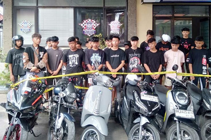 Belasan remaja yang konvoi dan ugal-ugalan diberi teguran.
