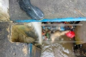 Temuan jasad tersangkut di Dam Oongan Denpasar. (Foto: Istimewa)