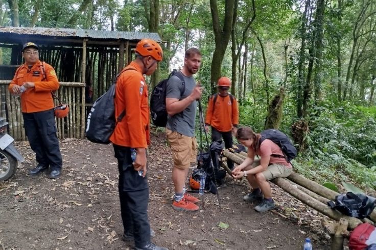 Iveta Jurcicova (33), mengalami cedera saat melakukan pendakian di Gunung Agung, Karangasem, Bali, Sabtu (14/6/2025).