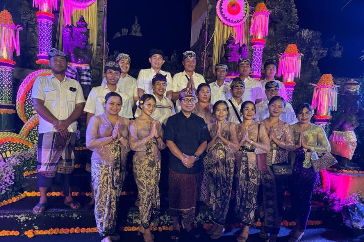 Badung Regent I Wayan Adi Arnawa attends the BBTF 2025 Cultural Dinner in Bongkasa Pertiwi, supporting sustainable tourism and local culture.