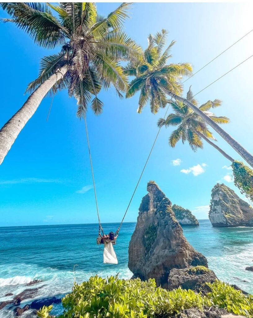 Salah satu sudut destinasi Nusa Penida yang menjadi magnet wisatawan.