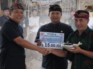 Salah satu bentuk perhatian pemerintah Karangasem terhadap kegiatan upacara keagamaan di Karangasem.