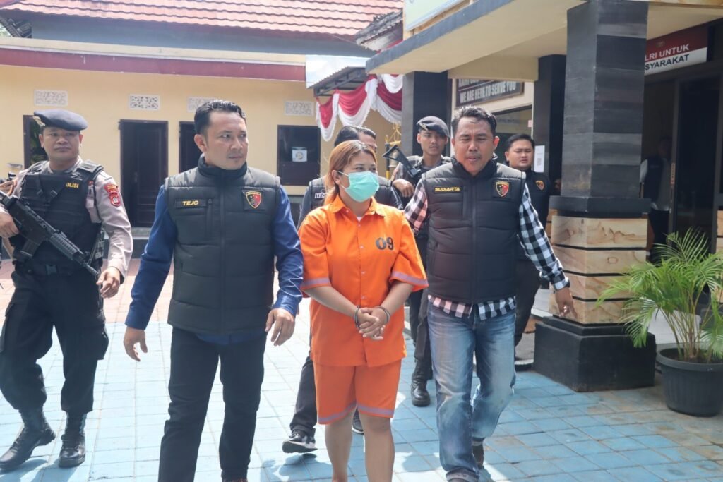 Perempuan muda asal Munti, inisial NNK ditangkap jajaran Polsek Kubu, Karangasem.