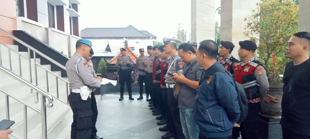 Sidang pembunuhan di Tojan dapat pengawalan ketat aparat kepolisian.