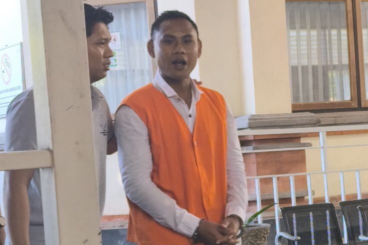 I Wayan Sudirta disidang di Pengadilan Negeri Denpasar.