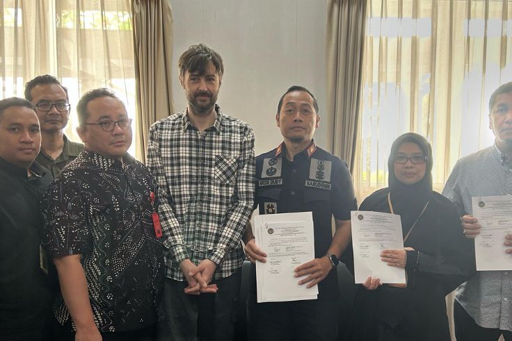 WN Rusia. Aleksandr Vladimirovich Zverev diekstradisi dari Bali ke negaranya, Jumat (11/7/2025).