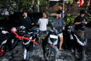 razia balap liar di Jalan Mertasari, Sidakarya, Sabtu (26/7) dini hari.