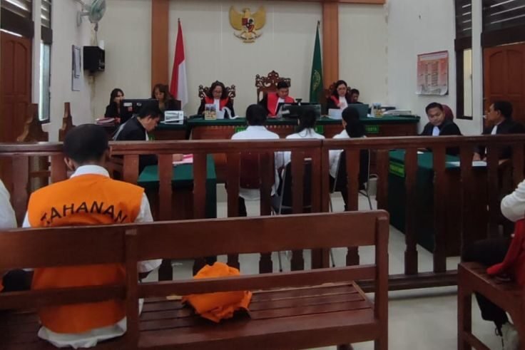 3 emak-emak yang habisi pria di Bali kini jalani sidang perdana.