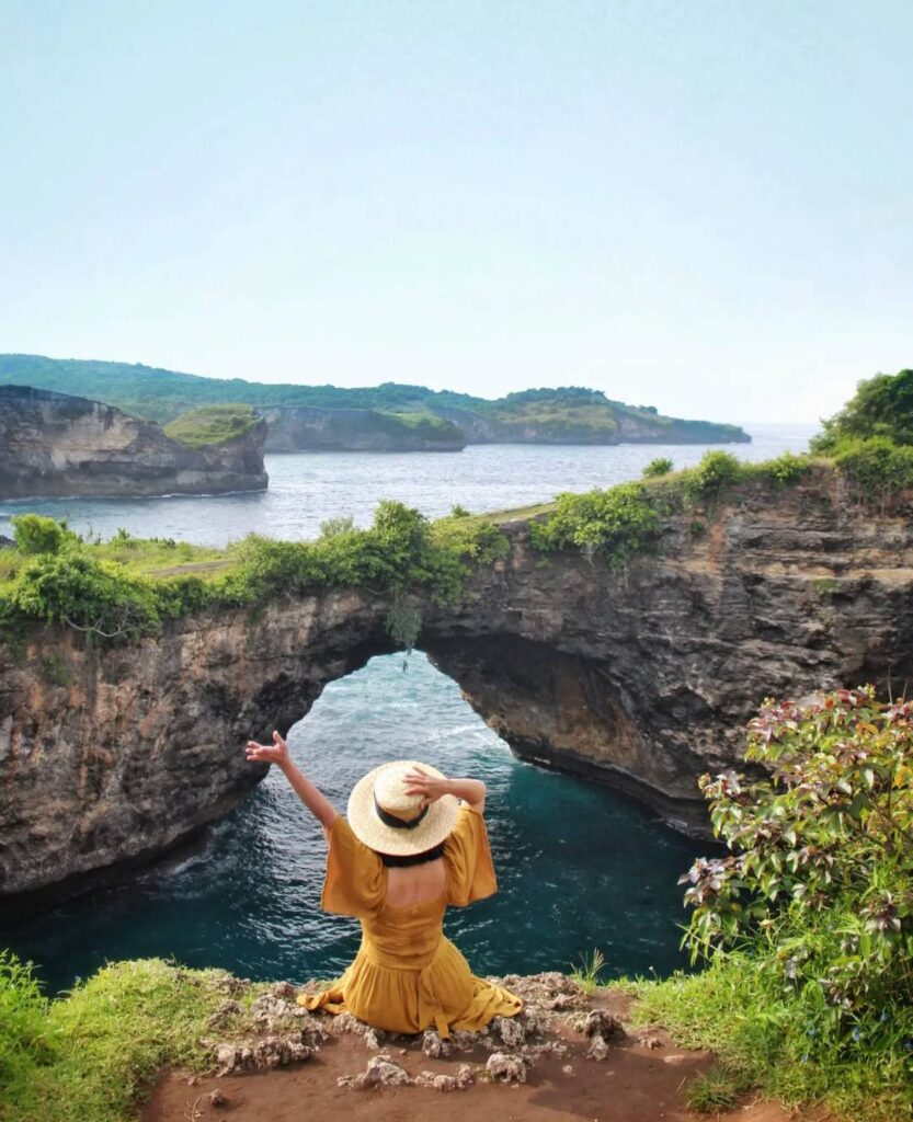 Nusa Penida yang selama ini ramai kunjungan, akan dibangun patung GWK.