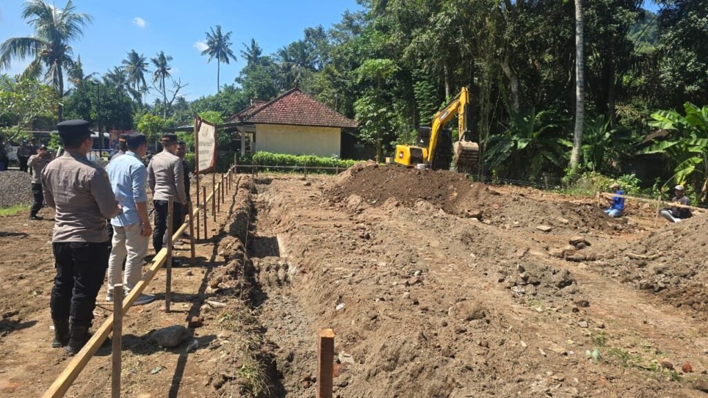 Dapur umum sebagai lokasi memasak makan bergizi gratis dibangun di wilayah Manggis, Karangasem.
