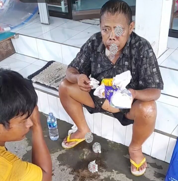 Korban tabrak lari sempat mengusap lukanya menggunakan tisu dan meninggal sampai di rumah sakit.