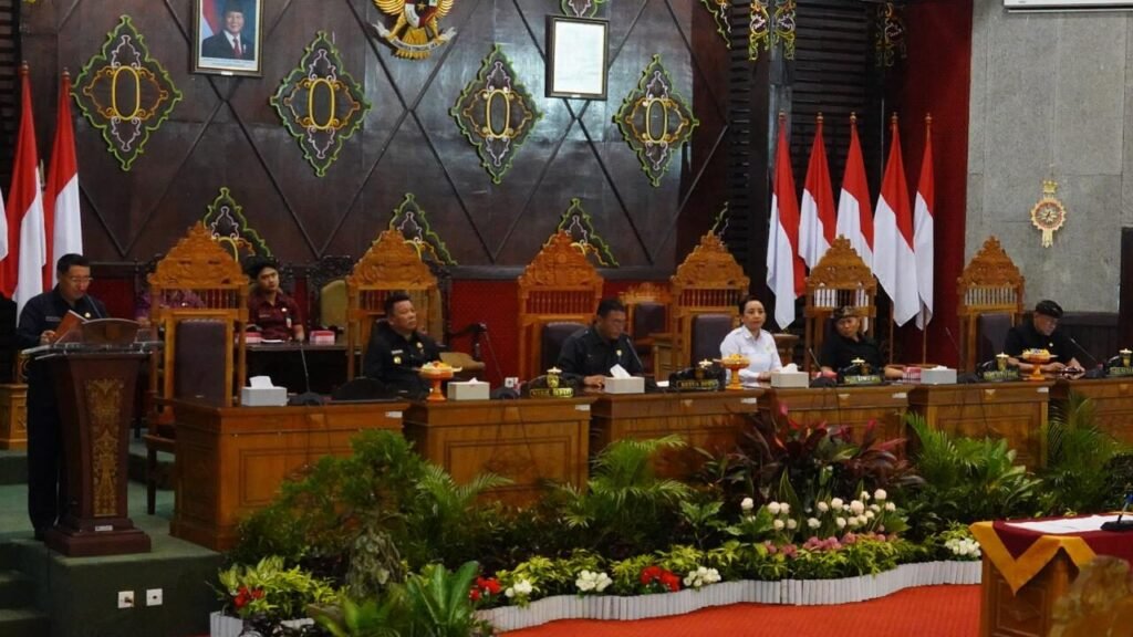 DPRD Karangasem gelar sidang.