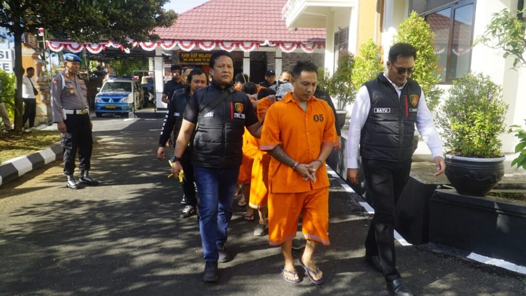 Tujuh pencuri di Karangasem ditangkap.