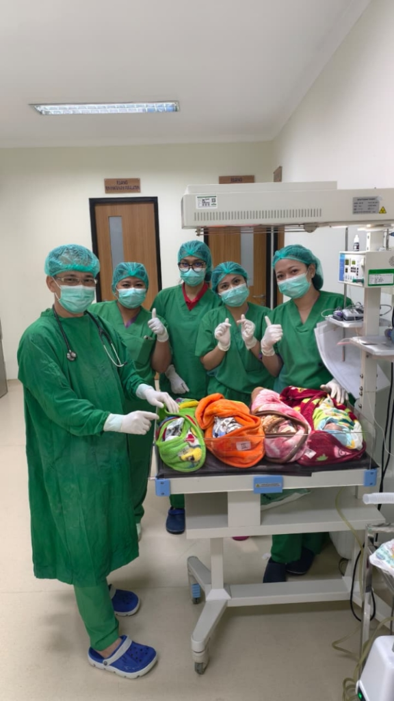 Bayi kembar empat lahir dengan selamat di Bangli.