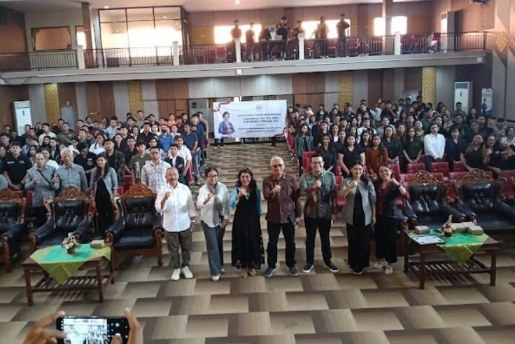 Seminar Nasional bertajuk “Peran Aktif Generasi Muda untuk Menginternalisasi Nilai Kebangsaan dan Kesatuan” di Auditorium PR Saraswati, Selasa (19/8).